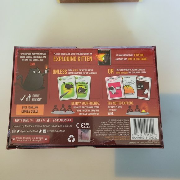 EXPLODING KITTENS Card Game Sealed Box 2021 NEW - Picture 3 of 7